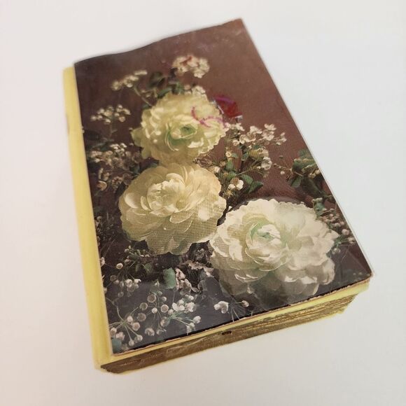 Sentiments Music Book Shaped Music Box Plays Love Makes The World Go Around - Picture 1 of 9